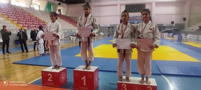Hakkarili Rojda Türkiye Şampiyonu Oldu