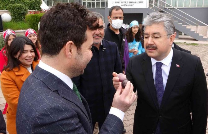 Osmaniye’de Nevruz Kutlamaları Renkli Görüntülere Sahne Oldu