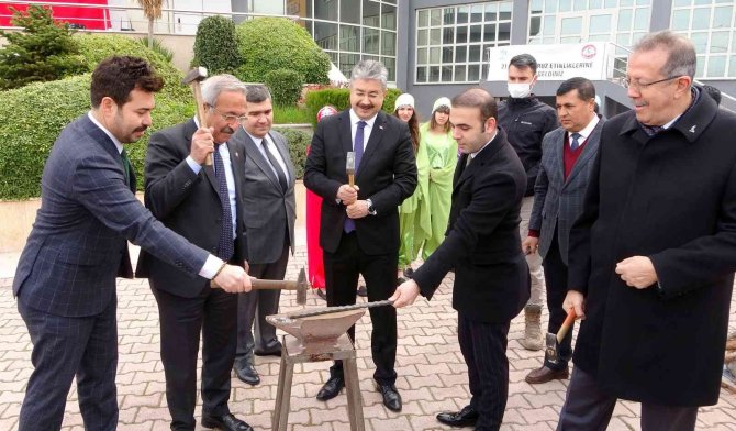 Osmaniye’de Nevruz Kutlamaları Renkli Görüntülere Sahne Oldu