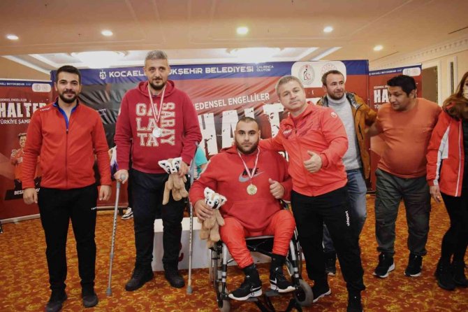 Okul Sığınağında Tesadüfen Keşfedildi, Başarıdan Başarıya Koşuyor
