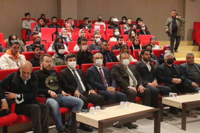 Vali Soytürk: "Oylum Höyük’te Yapılan Kazılarda 4500 Yıllık Zeytin Çekirdeği Bulduk"