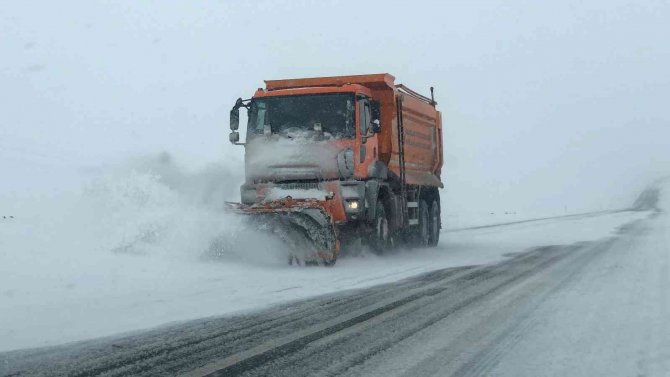 Kars’ta 169 Köy Yolu Ulaşıma Kapalı