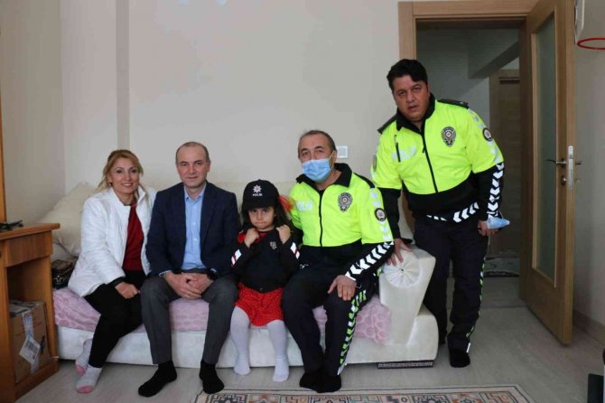 Kars Emniyet Müdürü Sağdıç’tan Aysima’ya Anlamlı Ziyaret