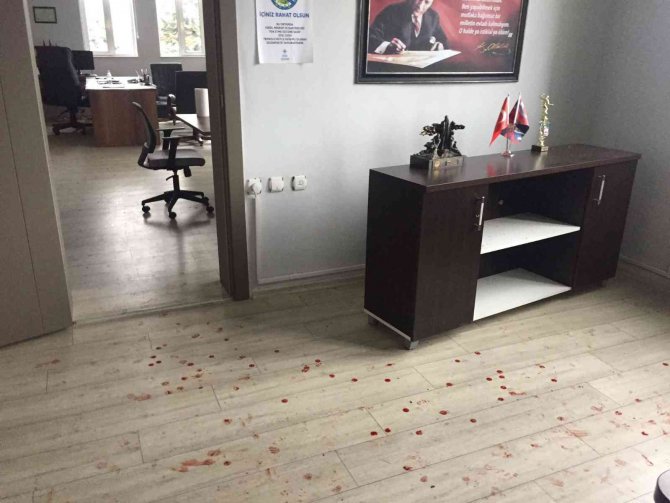 Belediye Başkanına Makam Odasında Silahlı Saldırı