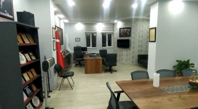 Belediye Başkanına Makam Odasında Silahlı Saldırı
