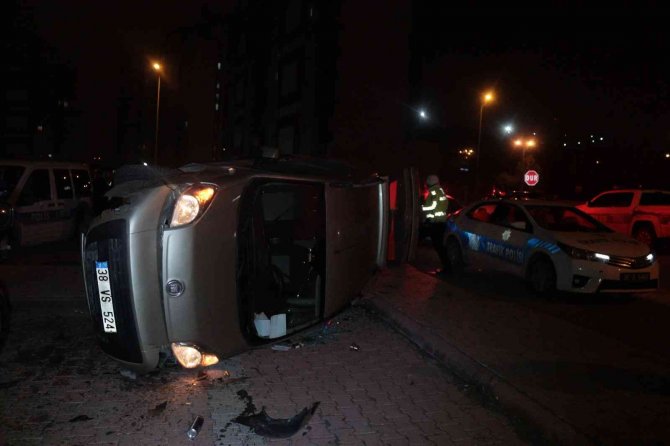 Polisten Kaçan Araç Yan Yattı