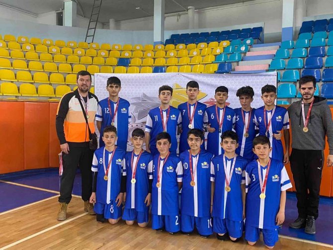Kayseri Analig Kız Ve Erkek Takımları Çeyrek Finale Yükseldi