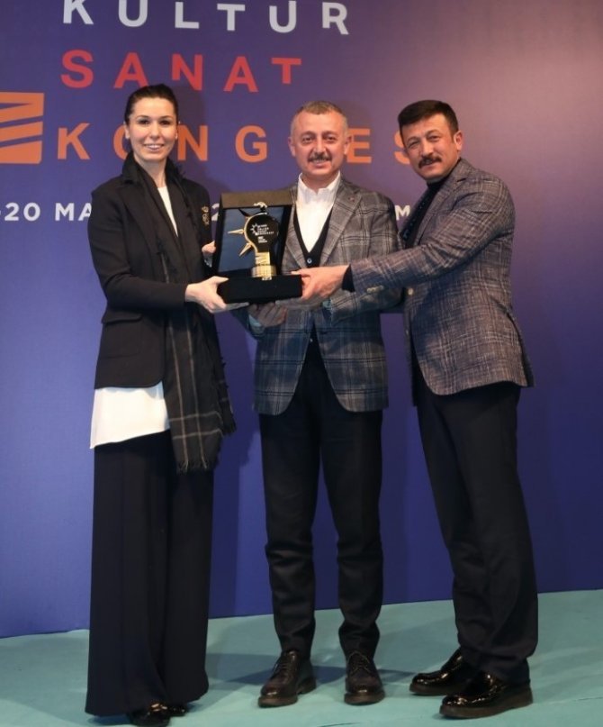 Kocaeli Büyükşehir Belediyesi’ne Yılın En Başarılı Kültür Sanat Ödülü