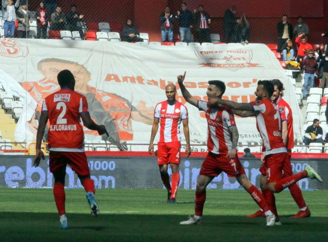 Süper Lig’de 30. Hafta Ev Sahiplerine Yaradı