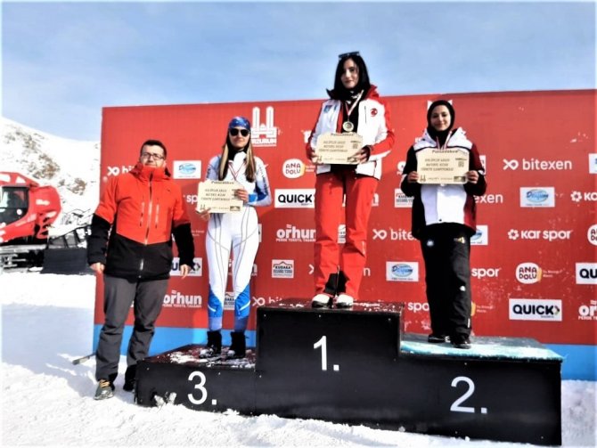 Kütahya Orman Sk Sporcusu Yıldız Akbulut, Natürel Kızakta Türkiye İkincisi Oldu