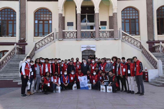 Vali Karadeniz, 40 İlden Gençlerle Buluştu