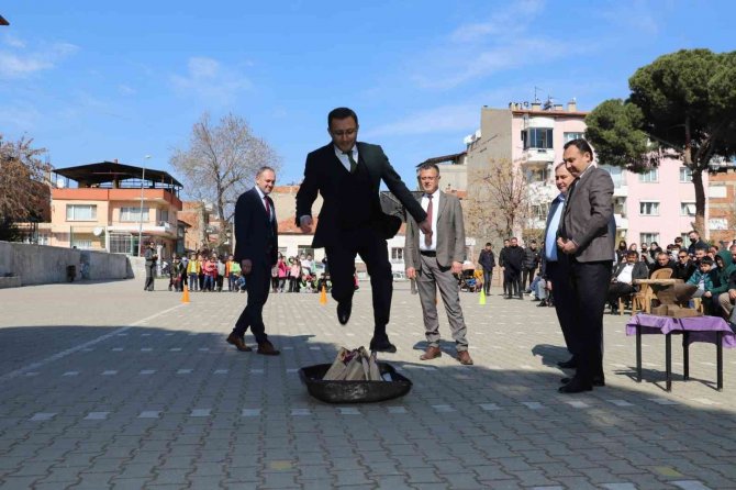 Nevruz Kutlamalarında Renkli Görüntüler