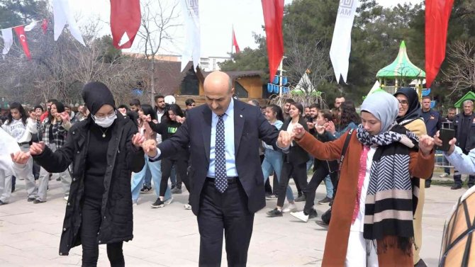 Mardin Valisi Demirtaş, Nevruz’da Vatandaşlarla Halay Çekti