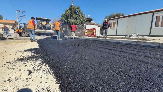 Büyükşehir Belediyesinin Tarsus’ta Yol Çalışmaları Sürüyor