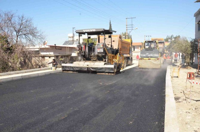 Büyükşehir Belediyesinin Tarsus’ta Yol Çalışmaları Sürüyor