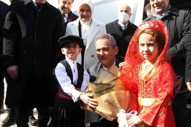 Milli Eğitim Bakanı Özer, Elazığ’da Kütüphanenin Açılışını Gerçekleştirdi