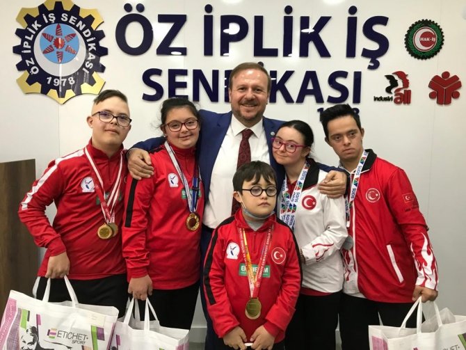 Öz-i̇plik-i̇ş Sendikasından Anlamlı Etkinlik