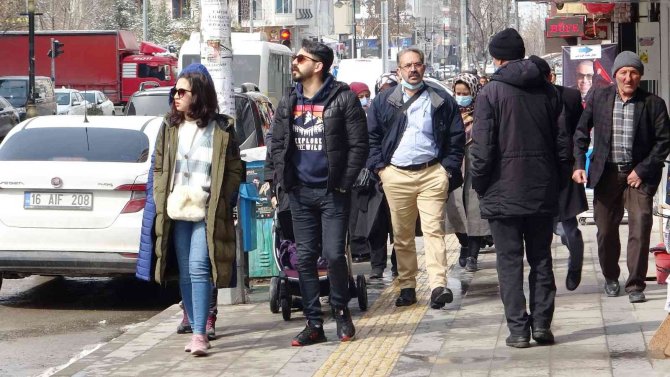 İ̇ranlılar Nevruz Tatilini Van’da Geçiriyor