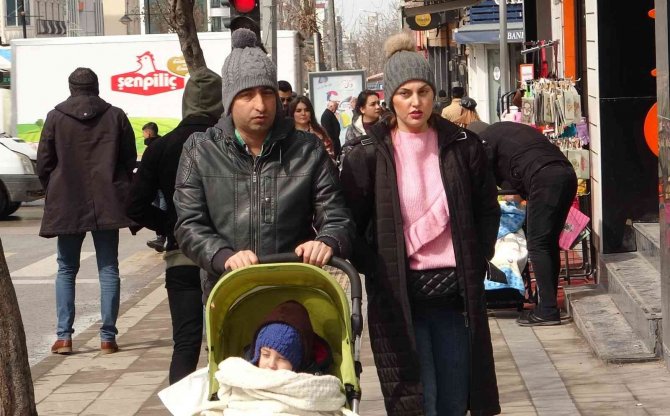 İ̇ranlılar Nevruz Tatilini Van’da Geçiriyor