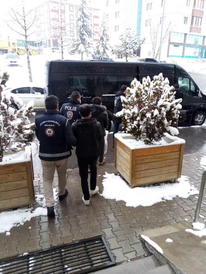 5 Yabancı Uyruklu Şahıs Sınır Dışı Edildi