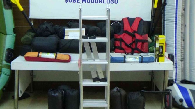 İ̇stanbul’da Göçmen Kaçakçılarına Operasyon