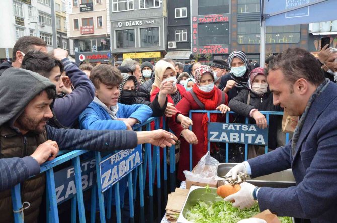 Ordu’da 2 Ton Hamsi, Vatandaşlara İkram Edildi