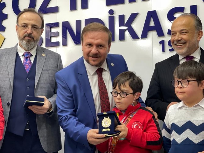 Öz-i̇plik-i̇ş Sendikasından Anlamlı Etkinlik