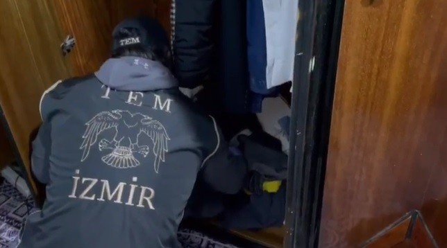 İ̇zmir’de Pkk/kck Operasyonunda 9 Gözaltı