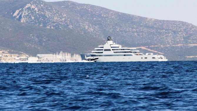 Abromoviç’in Milyon Dolarlık Yatı Bodrum’a Demirledi