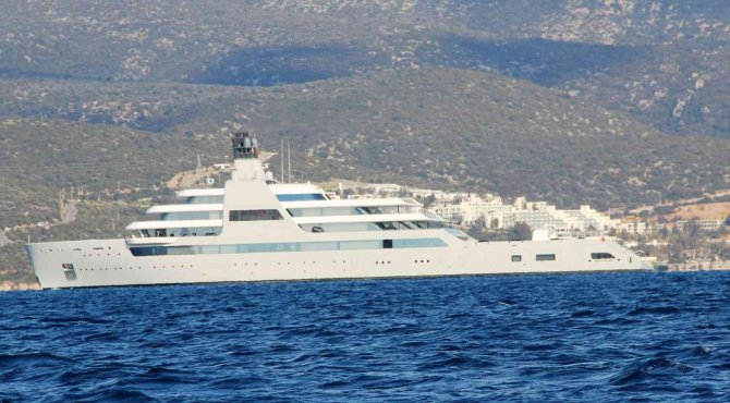 Abromoviç’in Milyon Dolarlık Yatı Bodrum’a Demirledi