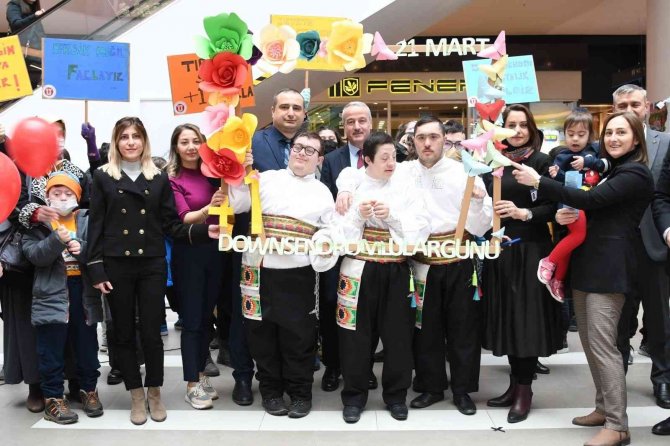 Down Sendromlu Çocuklar Yeteneklerini Gösterdi