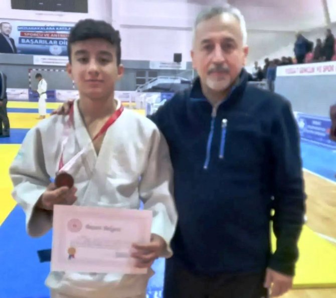 Kütahyalı Sefa Güler, Judoda Türkiye Üçüncüsü Oldu