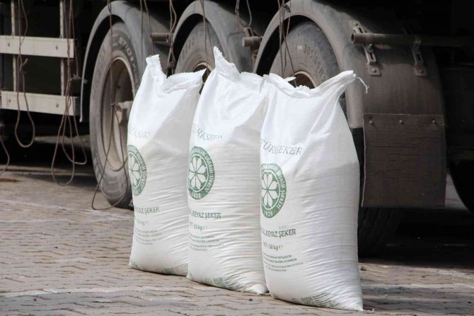 Şırnak’ta Arıcılara Yemlik Şeker Dağıtıldı