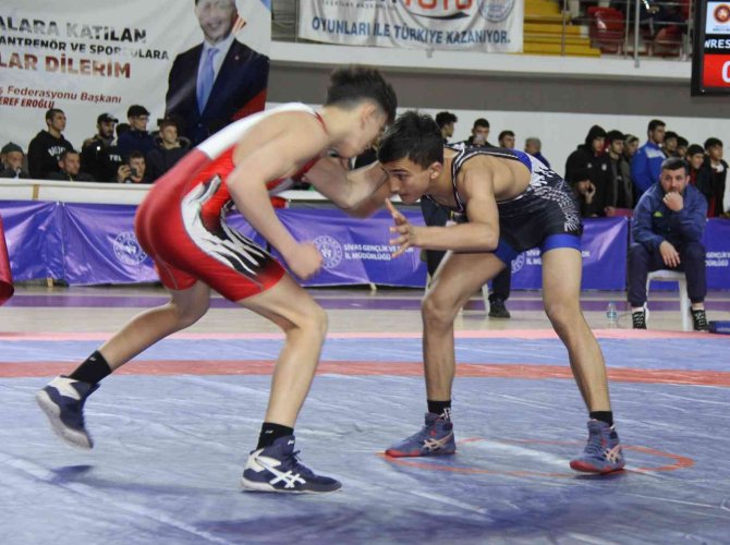 Sivas’ta Güreş Şampiyonası Heyecanı