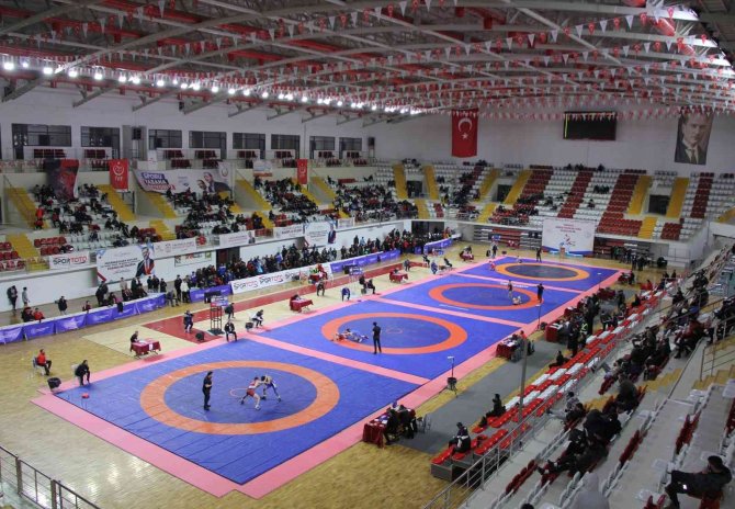 Sivas’ta Güreş Şampiyonası Heyecanı
