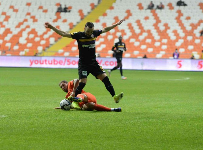 Spor Toto 1. Lig: Adanaspor: 0 - Eyüpspor: 0 (İ̇lk Yarı)