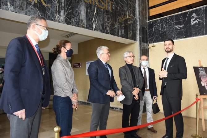 Omü Tıp Fakültesi’nde Kişisel Medikal İ̇llüstrasyon Sergisi