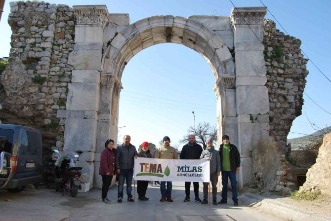 Milas’ta "Su Zinciri Farkındalık Yürüyüşü" Gerçekleştirildi