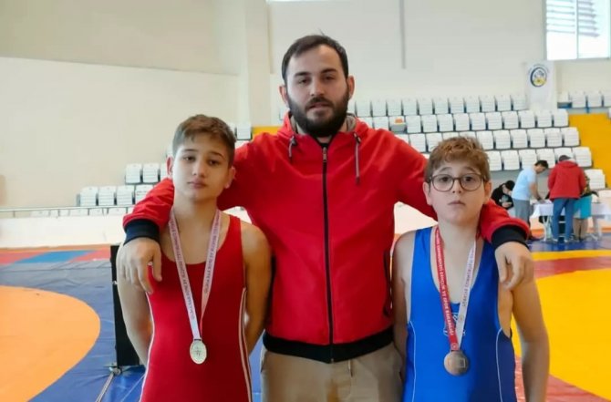 Yunusemreli Güreşçiler 2 Günde 27 Madalya Kazandı
