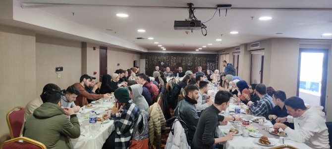Kızılay Yönetimi Gençlerle Kahvaltıda Buluştu