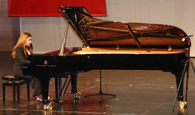 Azerbaycanlı Sanatçılardan Bursa’da Piyano Resitali