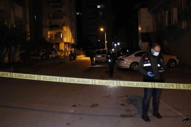 Alacak Verecek Meselesinde Çıkan Kavgada Silahlar Konuştu: 4 Yaralı