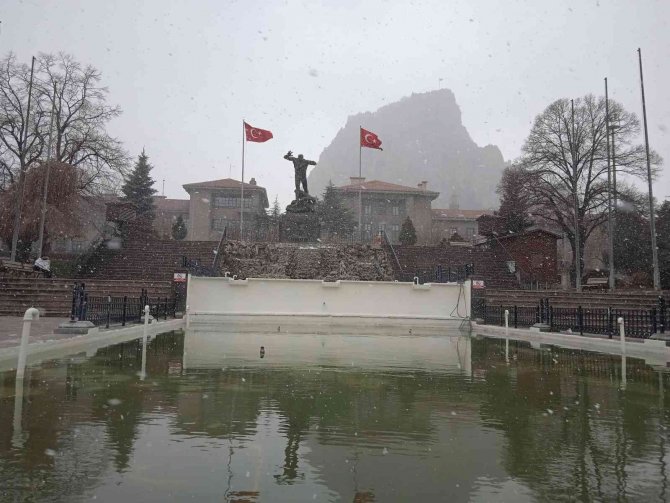 Afyonkarahisar’da Kar Yağışı