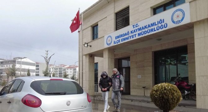 Cezaevinden İzinli Çıkan Şahıs Uyuşturucu Satmaya Çalışırken Yakalandı