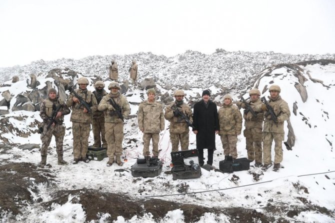 İ̇çişleri Bakanı Soylu: “Alparslan Kuytul Kökü Dışarda Olan Bir Adamdır”