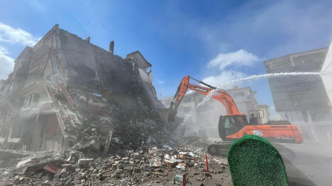 Aksaray’da Kentsel Dönüşüm Yıkımı Devam Ediliyor