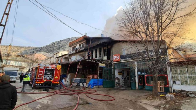 Nallıhan’da Dükkan Yangını