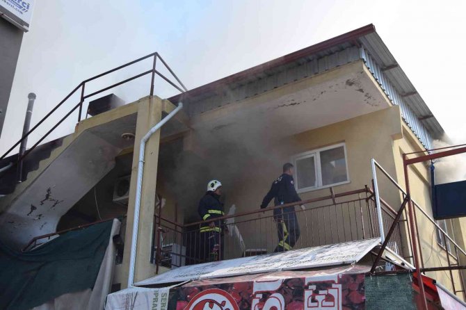 Antalya’da Korkutan Ev Yangını