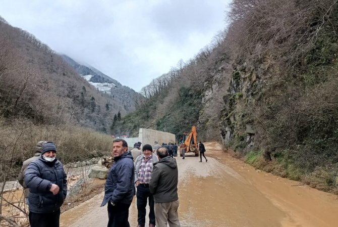 Trabzon-bayburt Karayolunda Heyelan