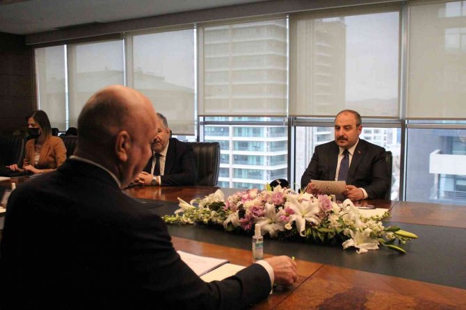 Bakan Varank’tan Ukrayna’da Barış Çağrısı